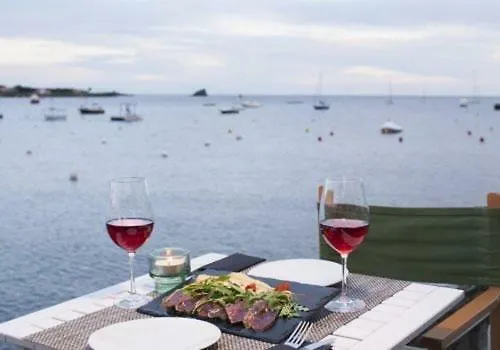 Centric Townhouse With Sea View - Casa Marta Βίλα Cadaqués Ισπανία